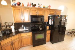 Monthly discounts Private Pool 944