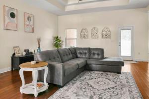 Cozy Retreat with Patio, Big Kitchen and Fishing Nearby