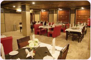 Hotel Grand Akshay &Bar