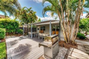 Vibrant Beach Studio 2-more units also available