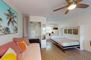 Vibrant Beach Studio 2-more units also available