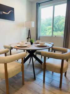 Stylish Austin Getaway - Central Location