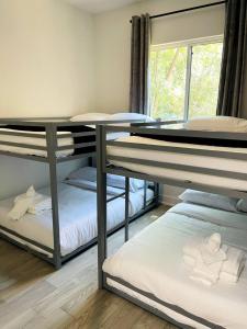 Stylish Oasis - Near City Center - Mins 2 Downtown