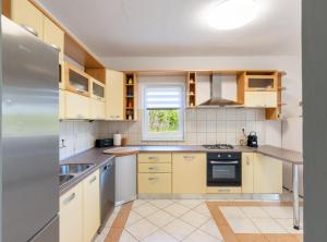 House Rose with Garden and Pool