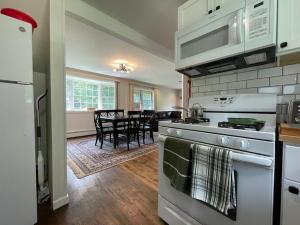 Cozy Winter Chalet on 5 Acres - Fire Pit & Views