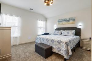 Near Seaworld Smart TVs Backyard Dining Pet Friendly