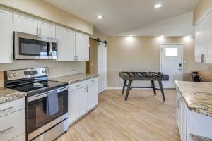 3 Mi to Lake Havasu Family Home with Game Room