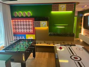 7 Bedrooms 5 Bathrooms Windsor Cay 15879Cc