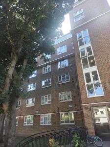 Bedroom for 2 in North London