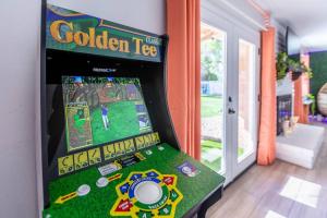 Desert Oasis With Pool Mini Golf King Bed RV Parking