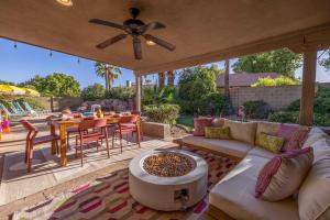 Scottsdale Lagoon With Pool Movie Theater Heated Pool Game Room Golf