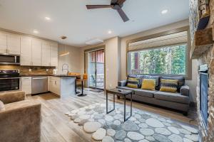 1820 The Seasons condo