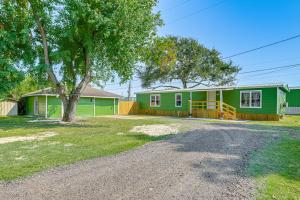 Crosby Huffman Hideaway Serene Escape w Yard