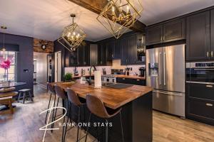 King Bed / Free Parking / BBQ / Fire pit / Arcade - 3hvězdičkové hotely ve městě Pittsburgh