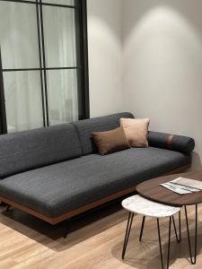 Trầm Room Calm & Dark Wood