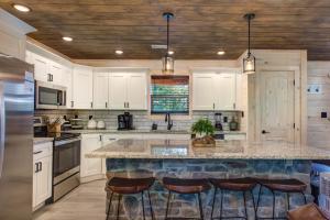 Summit View By Avada Properties