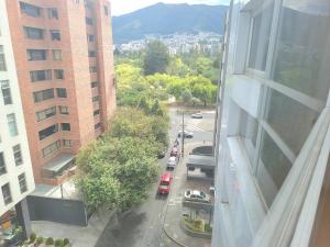 Luxury 3BR La Carolina w Experienced Tour Guides