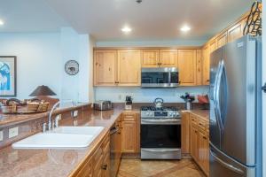 Bear Creek Lodge 212 by Alpine Lodging Telluride