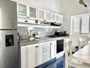 by Calamari Homes-Plaza Bolivar Penthouse Sea view