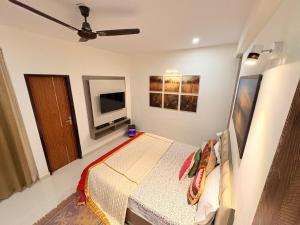 Couple Canvas- Luxurious 1-BHK Peaceful Apartment