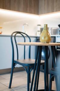 City Glimpse, Mountain Whisper