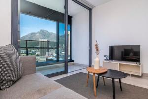 City Glimpse, Mountain Whisper