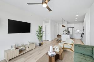 99 Modern 2B2B Near Stockyards, Resort Pool & Gym, 7M to Dickies Stadium, 15M to AT&T stadium