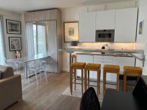 TROCADERO-TOUR EIFFEL-Champs Elysees