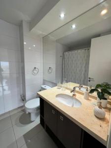 Stylish 2BR in Las Condes Walk to Mall & Park