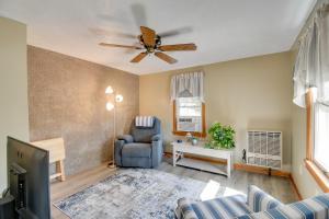 3 Mi to Seneca Lake: Winter Couples Retreat!