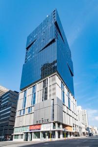 Urban Grace at the Rubik