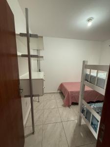 departamento en ingleses, dos dormitorios mas livign comedor etc