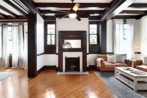 Spacious and Elegant Family Home in Mid-City