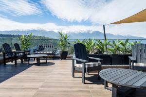 Full Stylish 2BR Oasis for 5 in Lively Las Condes