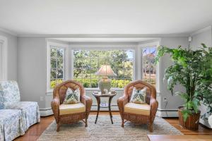 Luxury Waterfront with Game Room