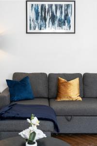 Contractor Stay 2bed 2Bath In the Lanes Sleeps 8