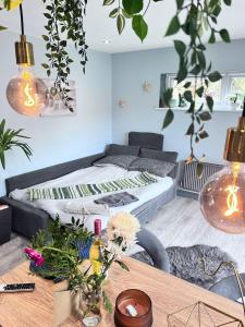 Cozy Southampton Apartment Retreat