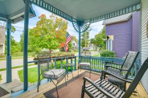 Steps to Dtwn and River! Boyne City Family Retreat