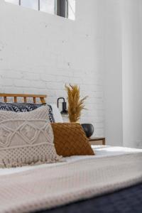 Stay in heart of Johnson CityUrban Loft *