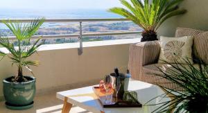 LESCAPADE, Vue mer Exceptionnelle, Standing, Piscine, Tennis, Climatisation, Parking