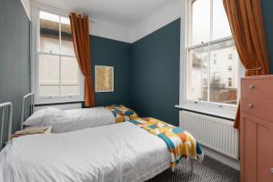 The Palms, Folkestone Beach