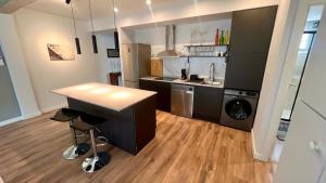 Amazing bright and recently remodeled apartment