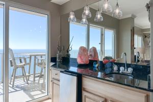 Crystal Shores West Unit 1402