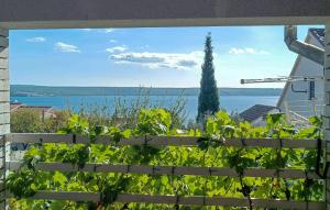 1 Bedroom Cozy Apartment In Maslenica