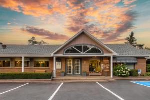 Dannys Suites, SureStay Collection by Best Western