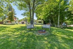 7 Cabins & A House on Chippewa Lake