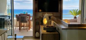 LESCAPADE, Vue mer Exceptionnelle, Standing, Piscine, Tennis, Climatisation, Parking