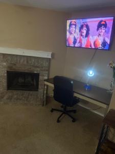 Modern Texas Stay Just Minutes from DFW Attraction