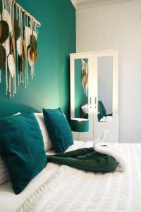 Beautiful 5Bedroom House - Contractors and Family near the Molineux stadium