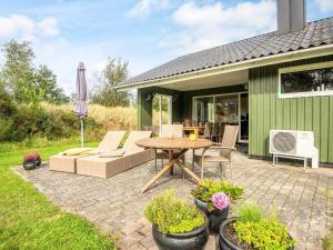 6 person holiday home in Blåvand